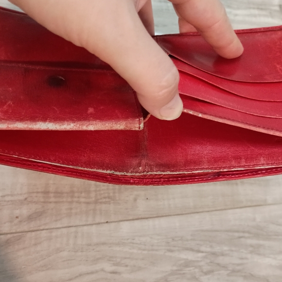 LOUIS VUITTON Bi -fold wallet Epi Leather Authentic red ♥️🍒 - Picture 9 of 12